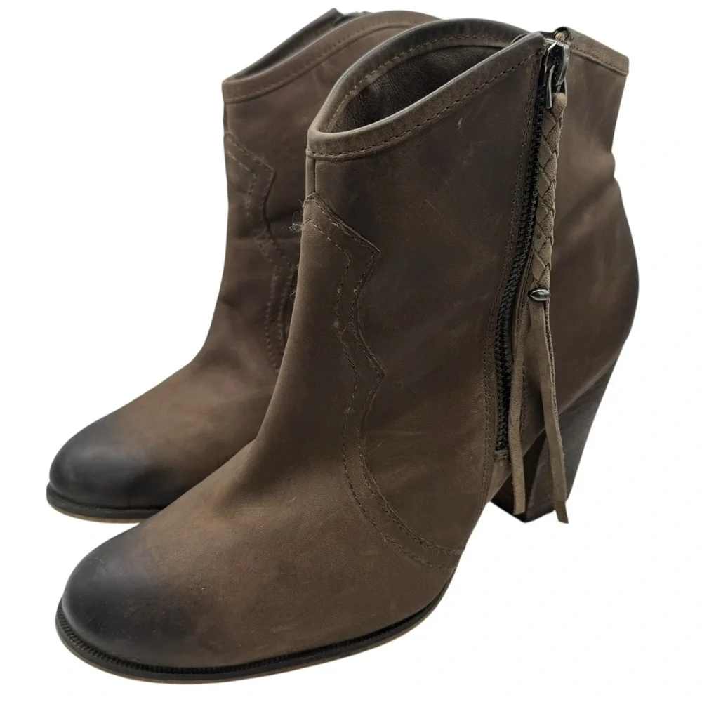 Aldo Dustar Women’s Dark Brown Ankle Booties w/ Stacked Heel -Size 40.5/ US 9.5
